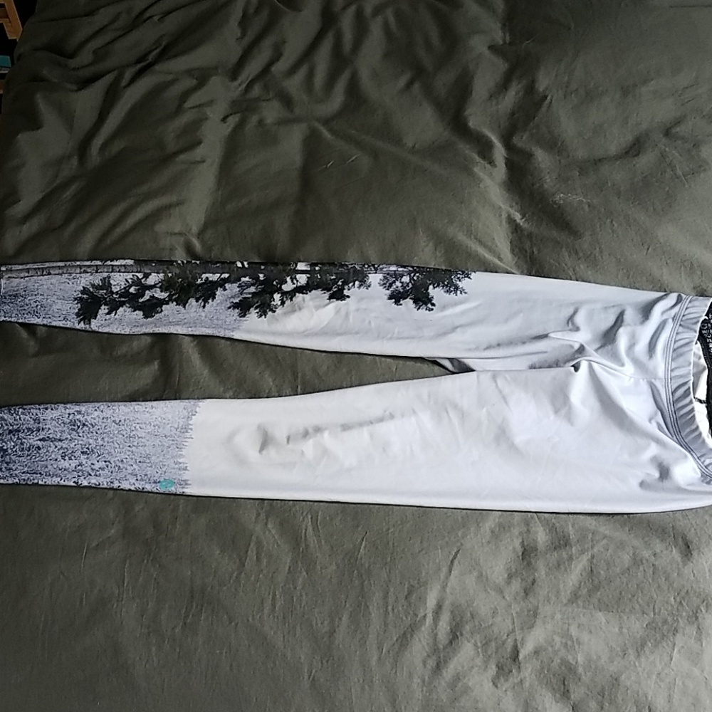 Wild Movements #SilverFir yoga leggings